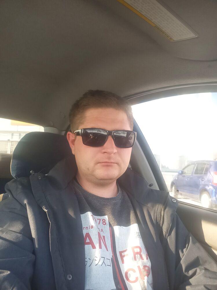  -,   Denis, 30 ,     , c , 