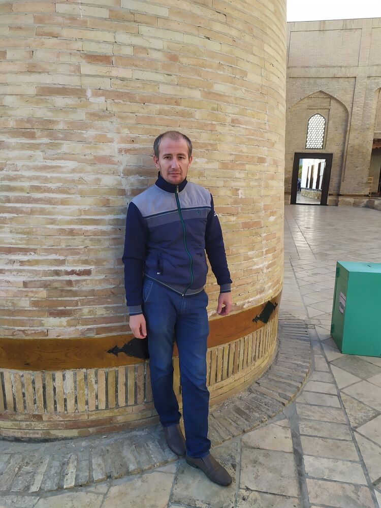  18790747  Sanjar, 36 ,    