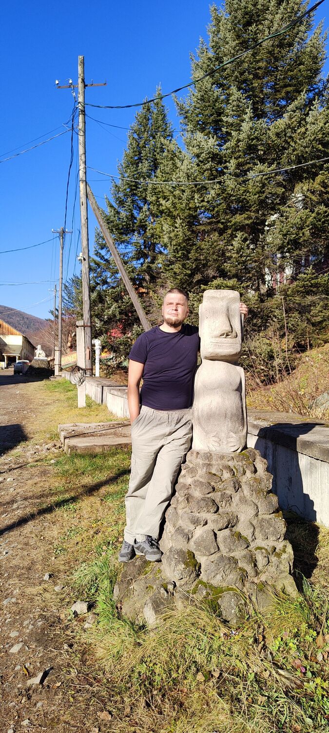  38801307  Denis, 25 ,    