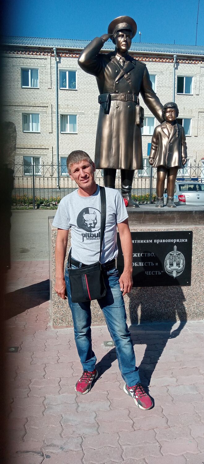  ,   Sergei, 38 ,   c 