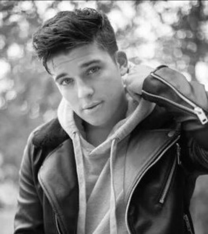  51090647  Alex, 27 ,    