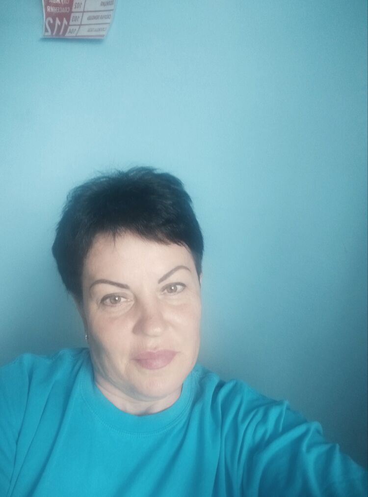  45749797  Elena, 48 ,    
