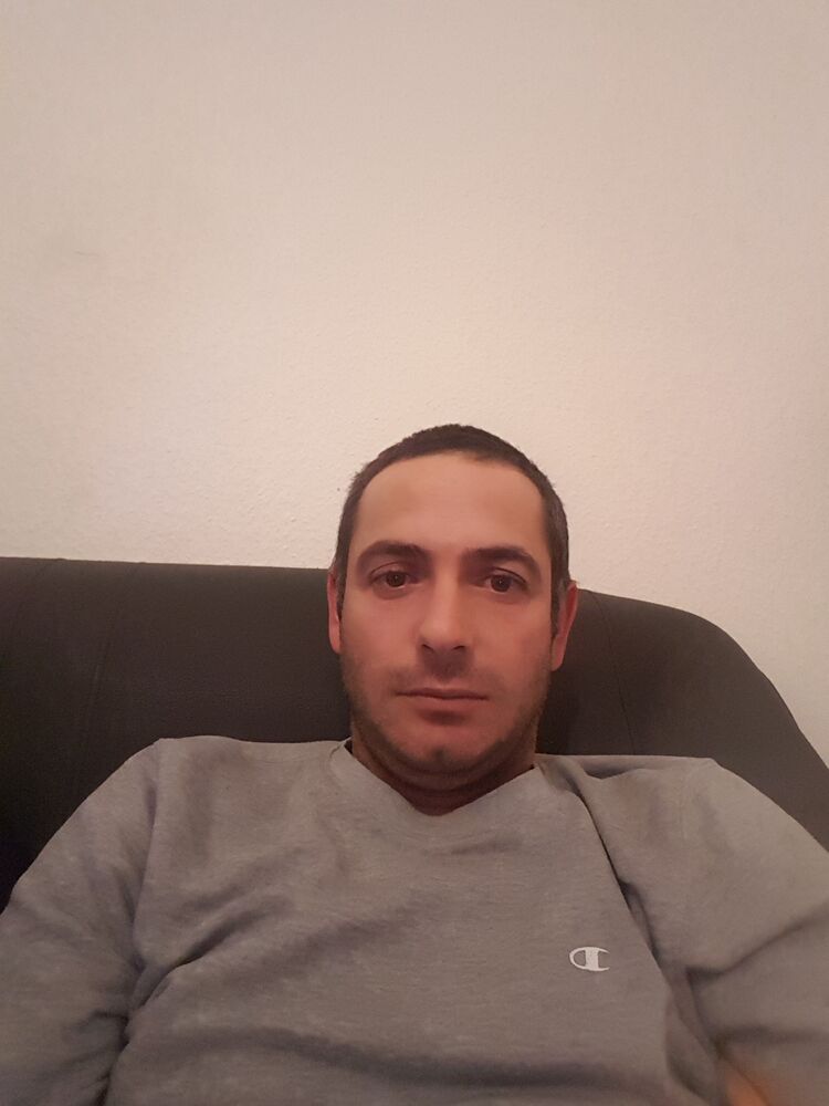  24469867  Gio, 37 ,    Gobelins