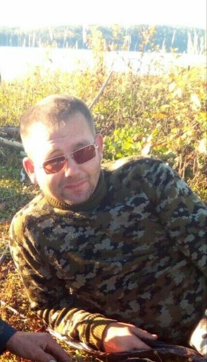  20022917  Pavel, 40 ,    