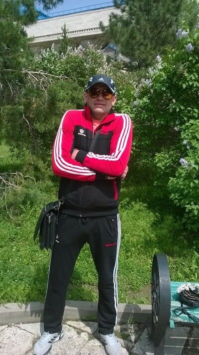  6898627  Andrey, 42 ,    