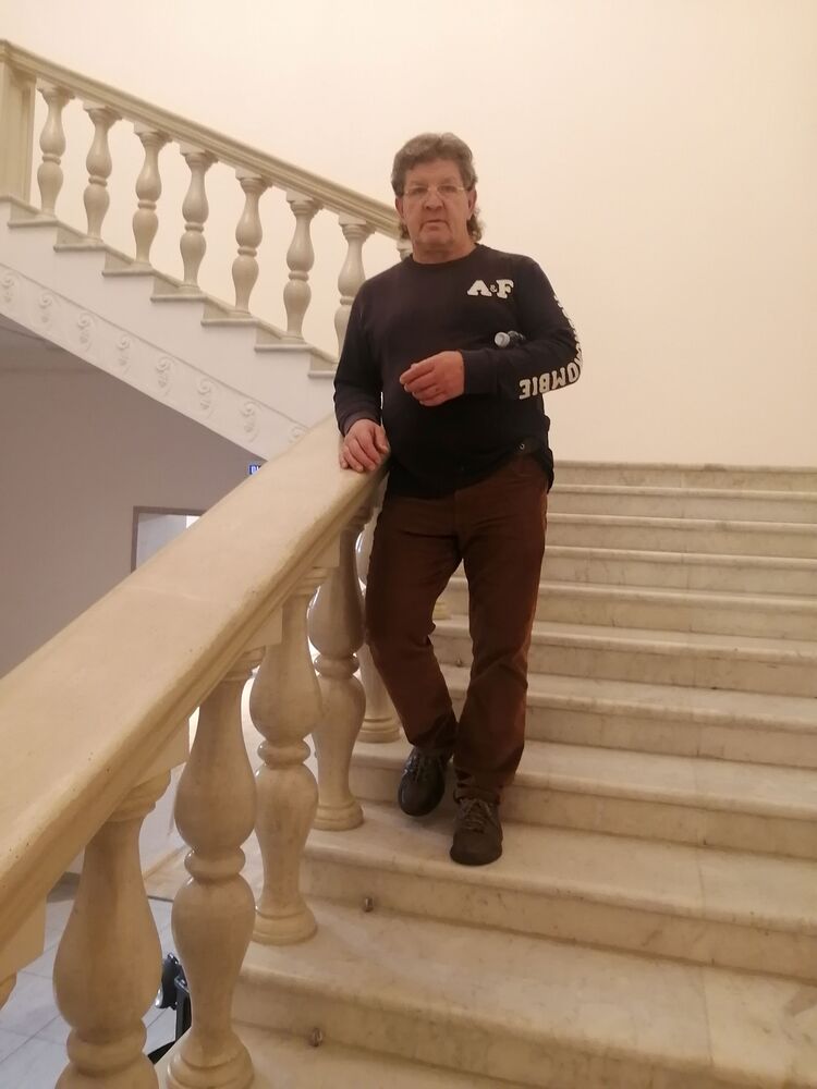  ,   Yuriy, 67 ,   c 