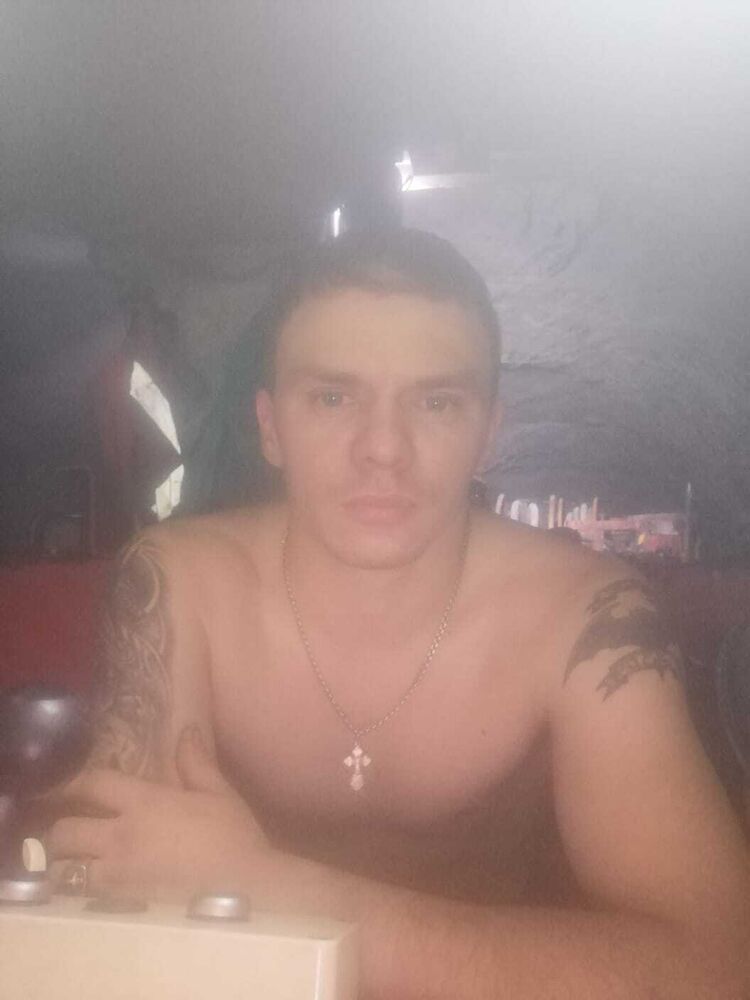  48334037  , 33 ,    