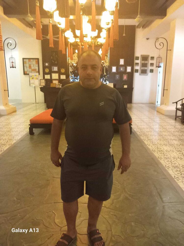  40059477  Huseyin, 42 ,    Phuket