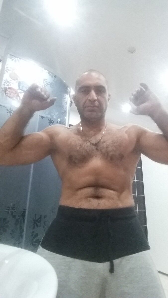  17481317  Aziz, 46 ,    Koluszki