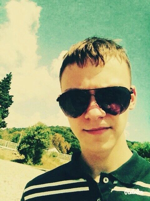  8998867  Andrei, 38 ,    