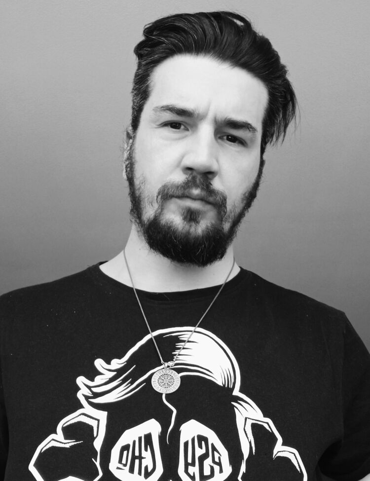  -,   Vladi, 39 ,   ,   