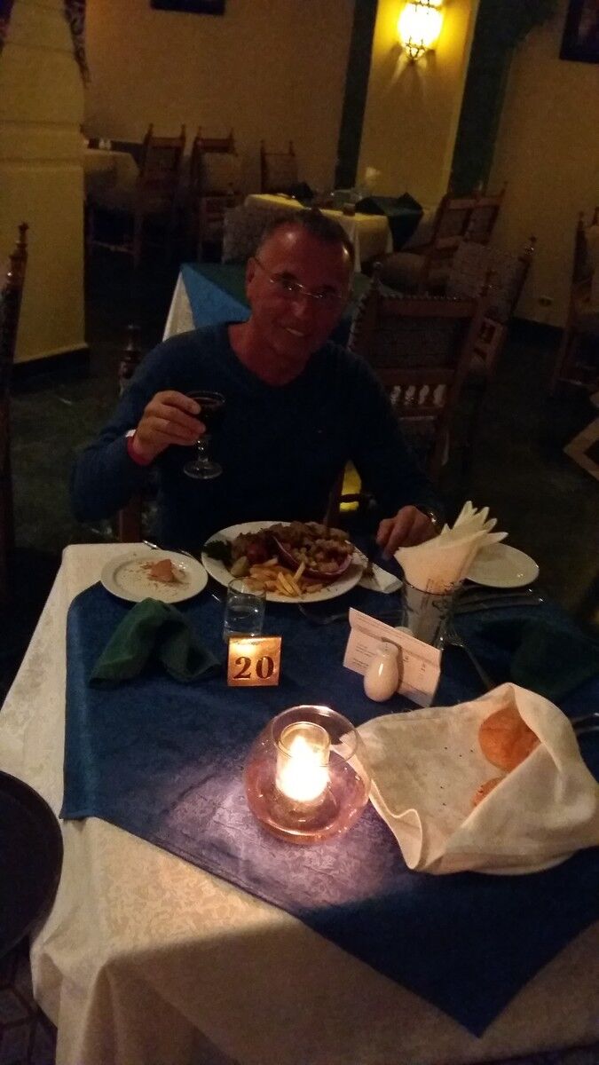  9228137  Nikolai, 63 ,    