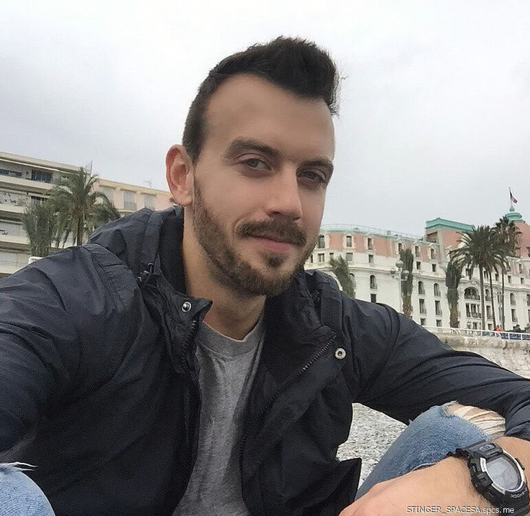  18217907  ARTUR, 43 ,    