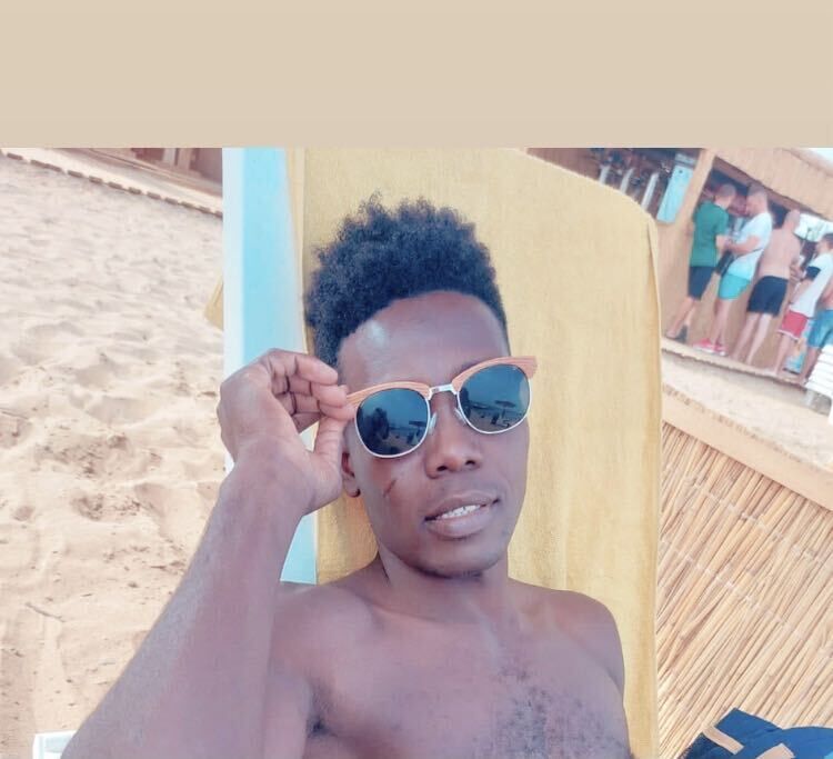  31584837  , 26 ,    