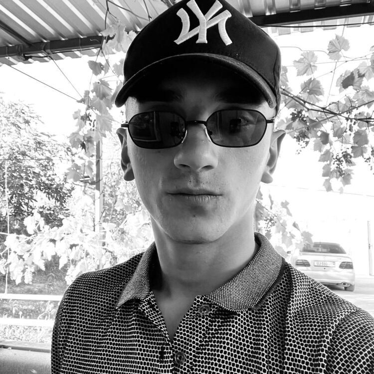  43212267  Pedro, 23 ,    