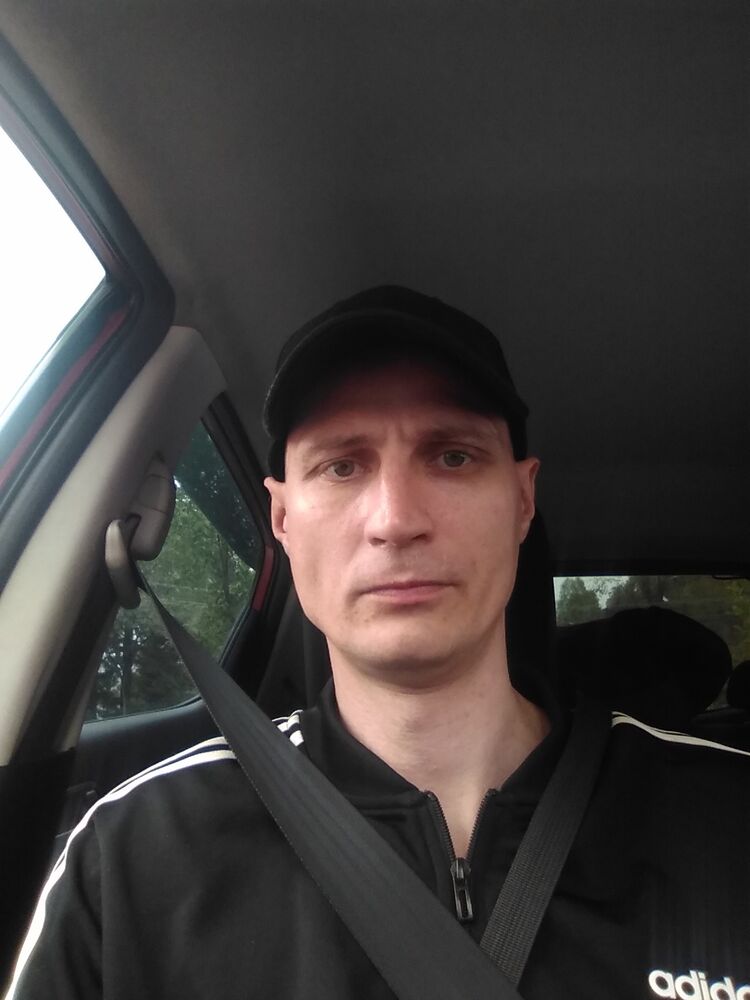 33195587  Ivan, 41 ,    