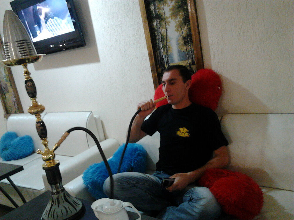  46887977  , 37 ,    