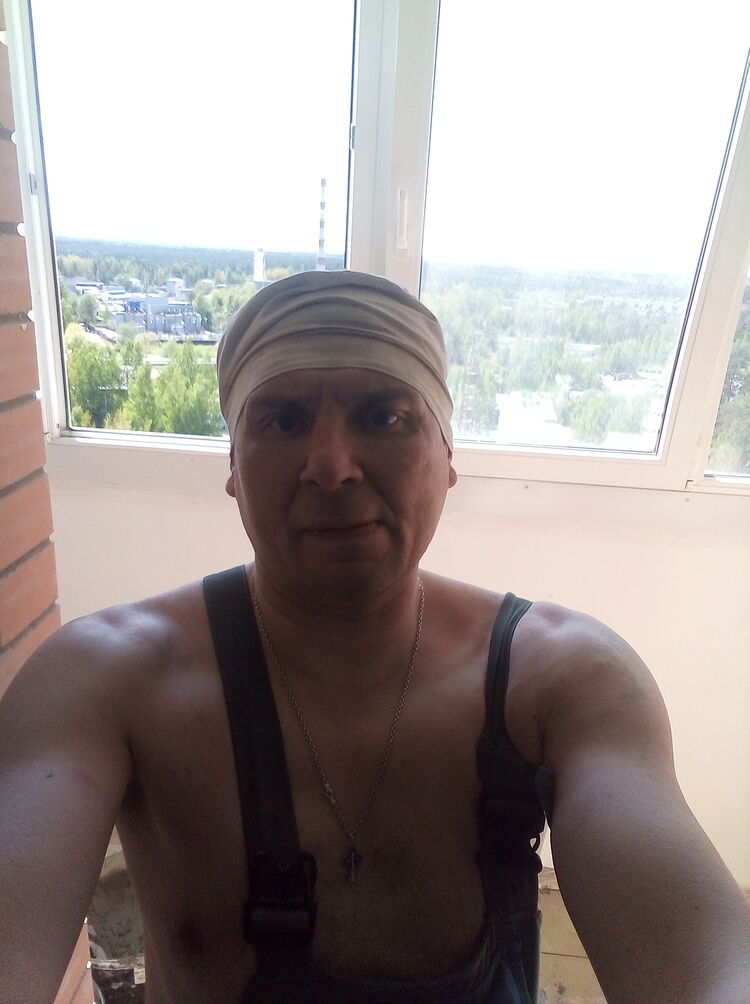  -,   Maxim, 46 ,   ,   , c , 