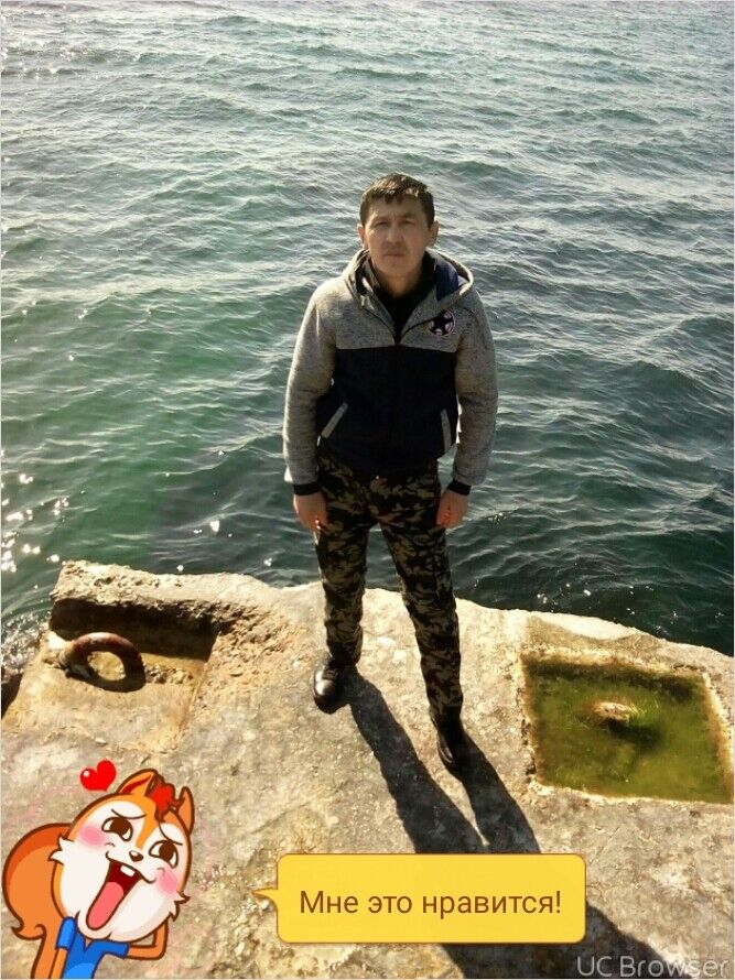  ,   Djoni, 42 ,  