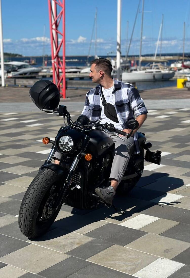  54372747  ˸, 27 ,    -