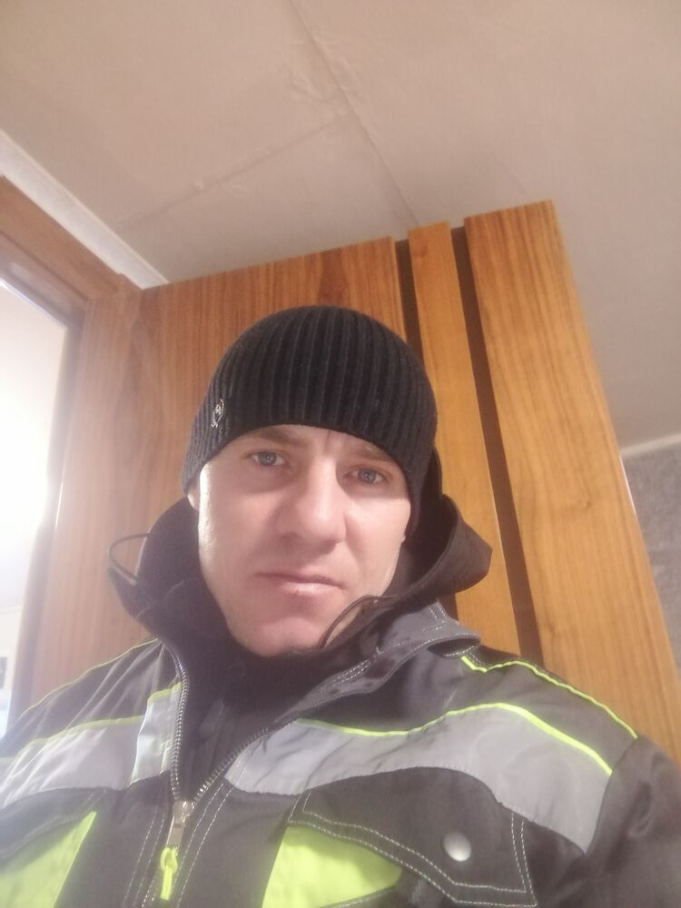  49841647  , 37 ,    