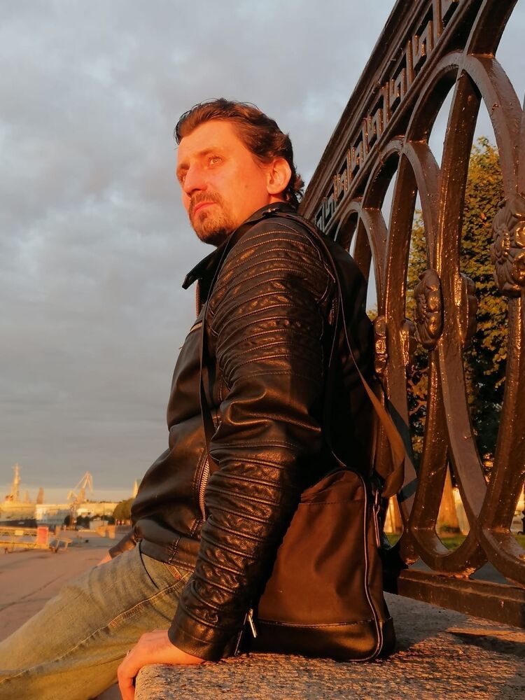  -,   Artem, 38 ,   ,   