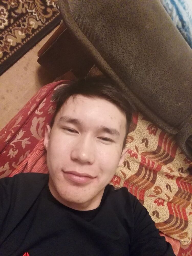  ,   Alex, 31 ,  