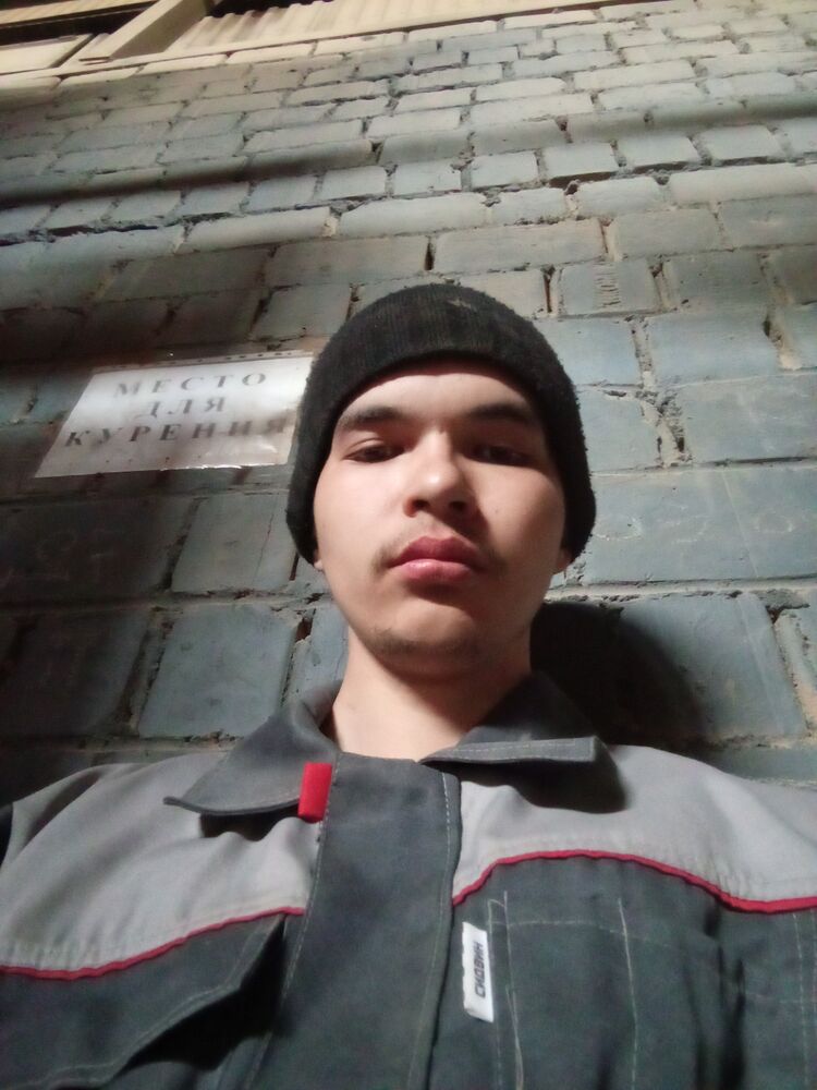  33680267  Robert, 25 ,    