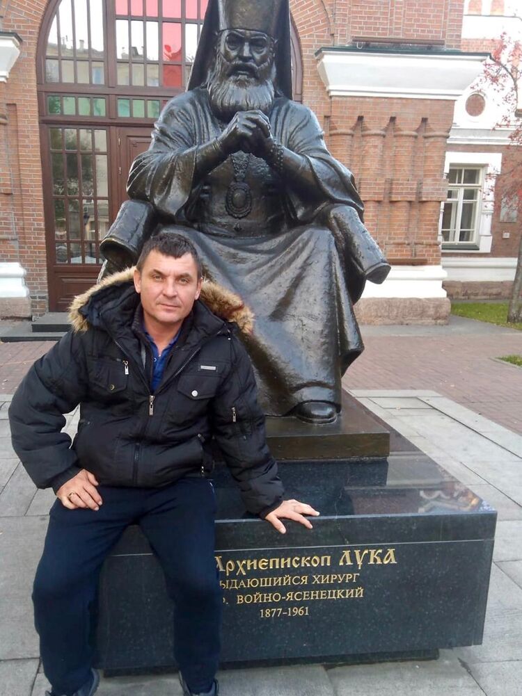  52432857  , 49 ,    -