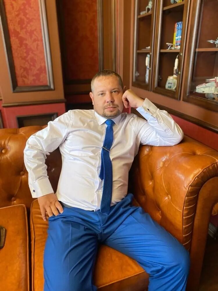  ,   Anton, 38 ,   ,   , c 