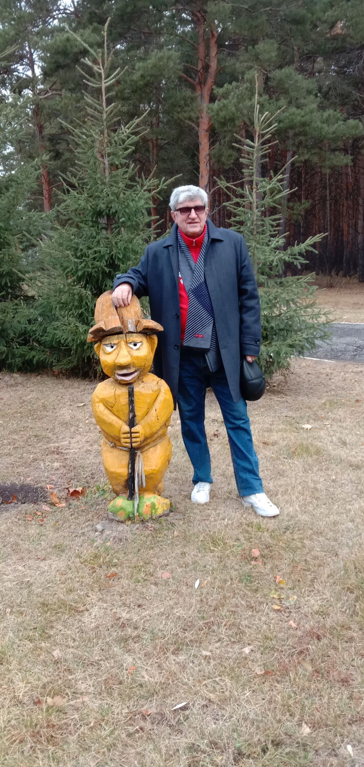  54456897  Boris, 70 ,    