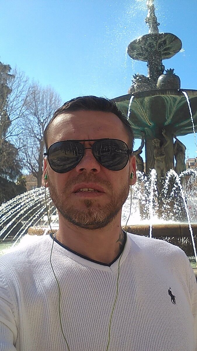  ,   Alex, 43 ,   