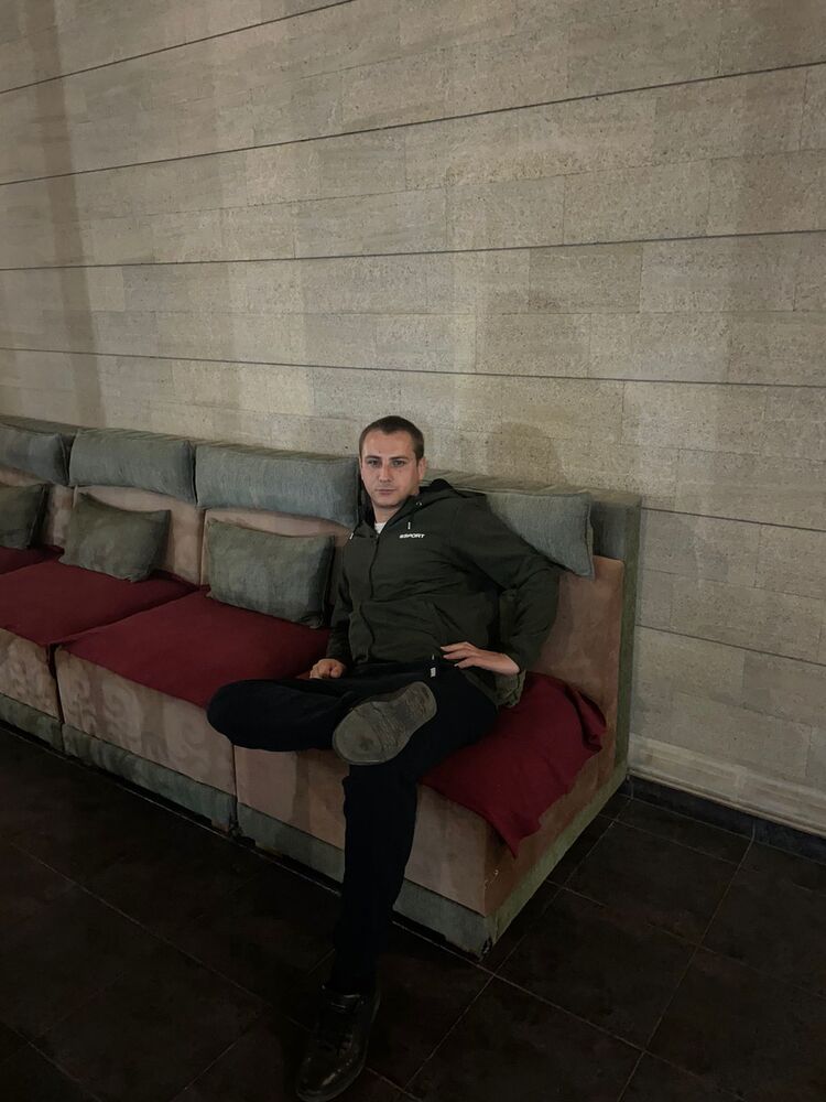  28420587  Vladimir, 31 ,    