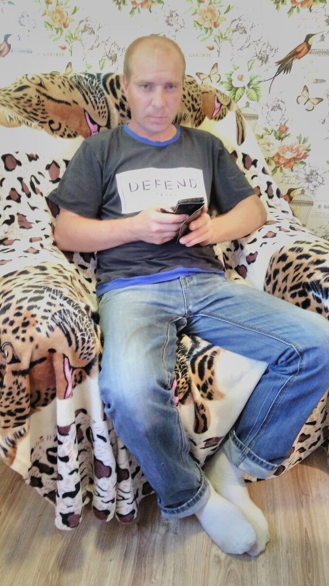  ,   Jurij, 41 ,   ,   , c 