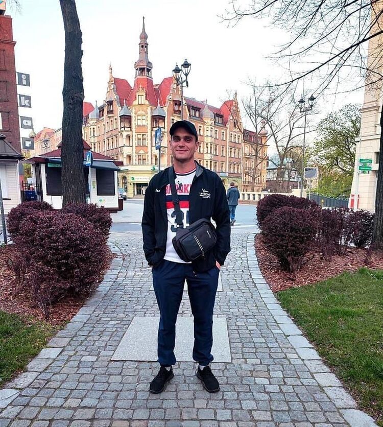  44168817  Vlad, 29 ,    
