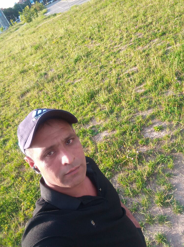  53899497  Ahmet, 35 ,    