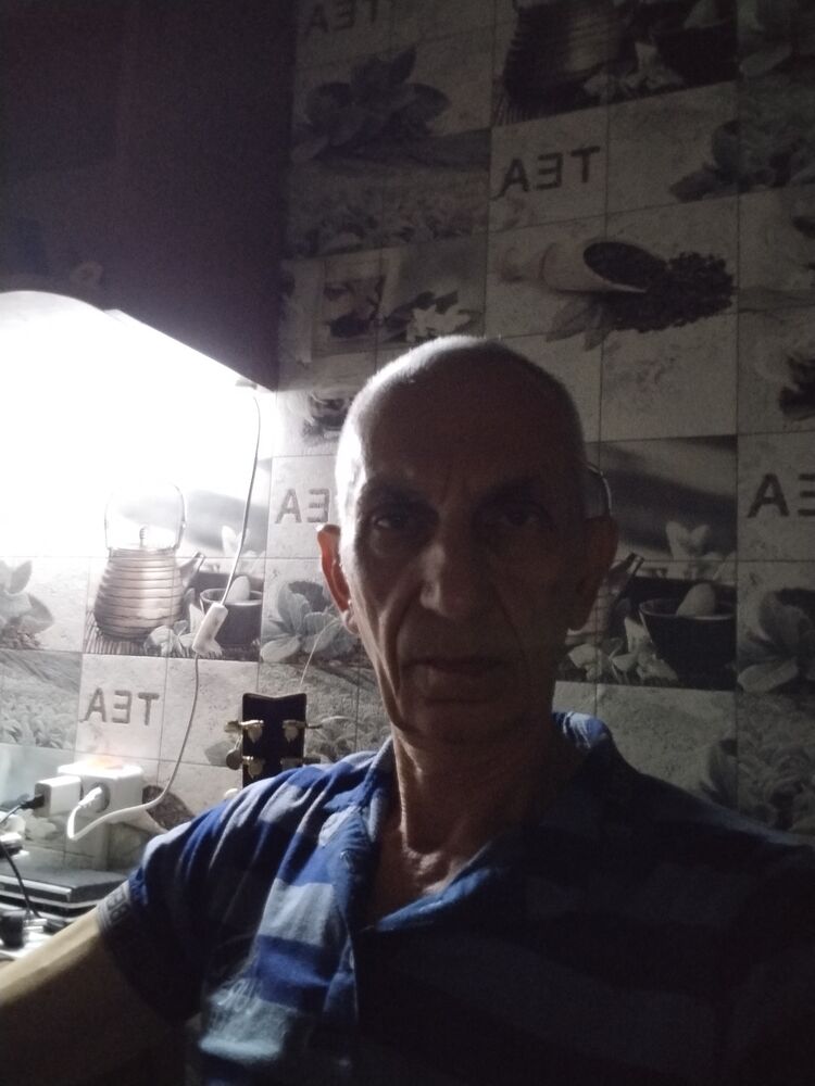  46697237  , 62 ,    