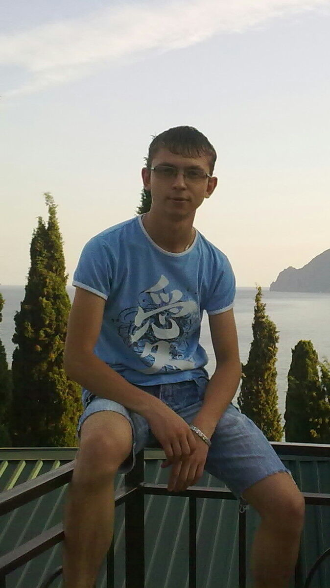  5048887  Artem, 34 ,    