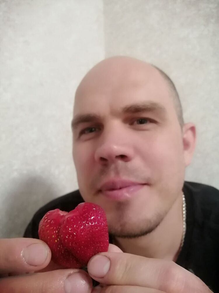  44193037  ALEKSEI, 39 ,     