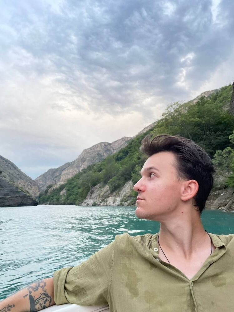  ,   Nikita, 24 ,   