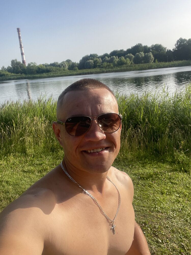  44888067  Ivan, 34 ,    