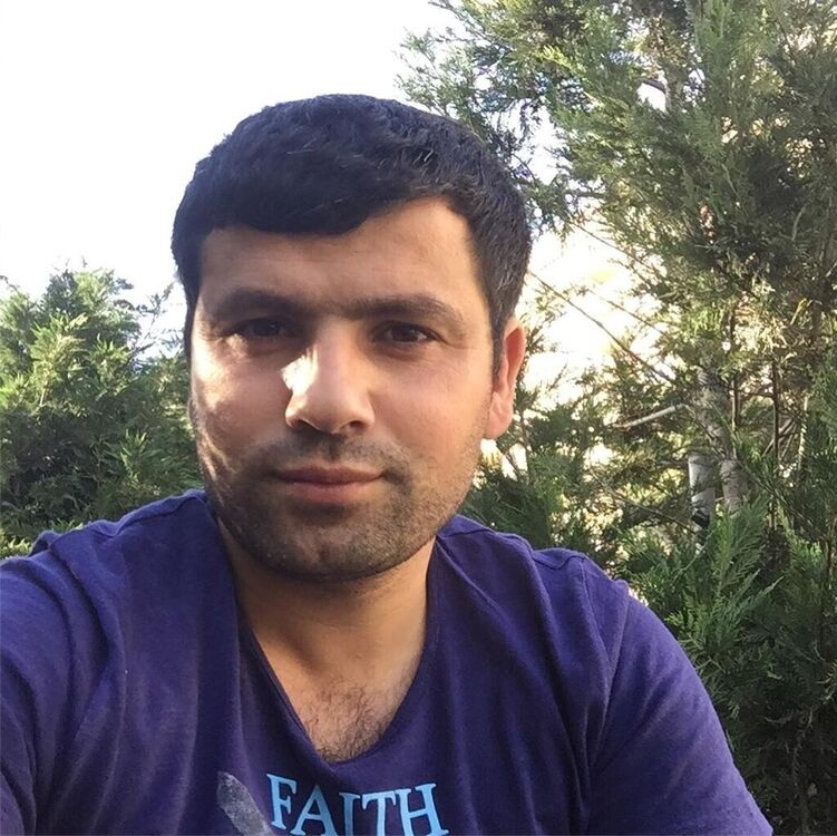  21094527  Nahid, 40 ,    