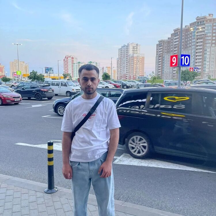  53219217  Zaur, 23 ,    