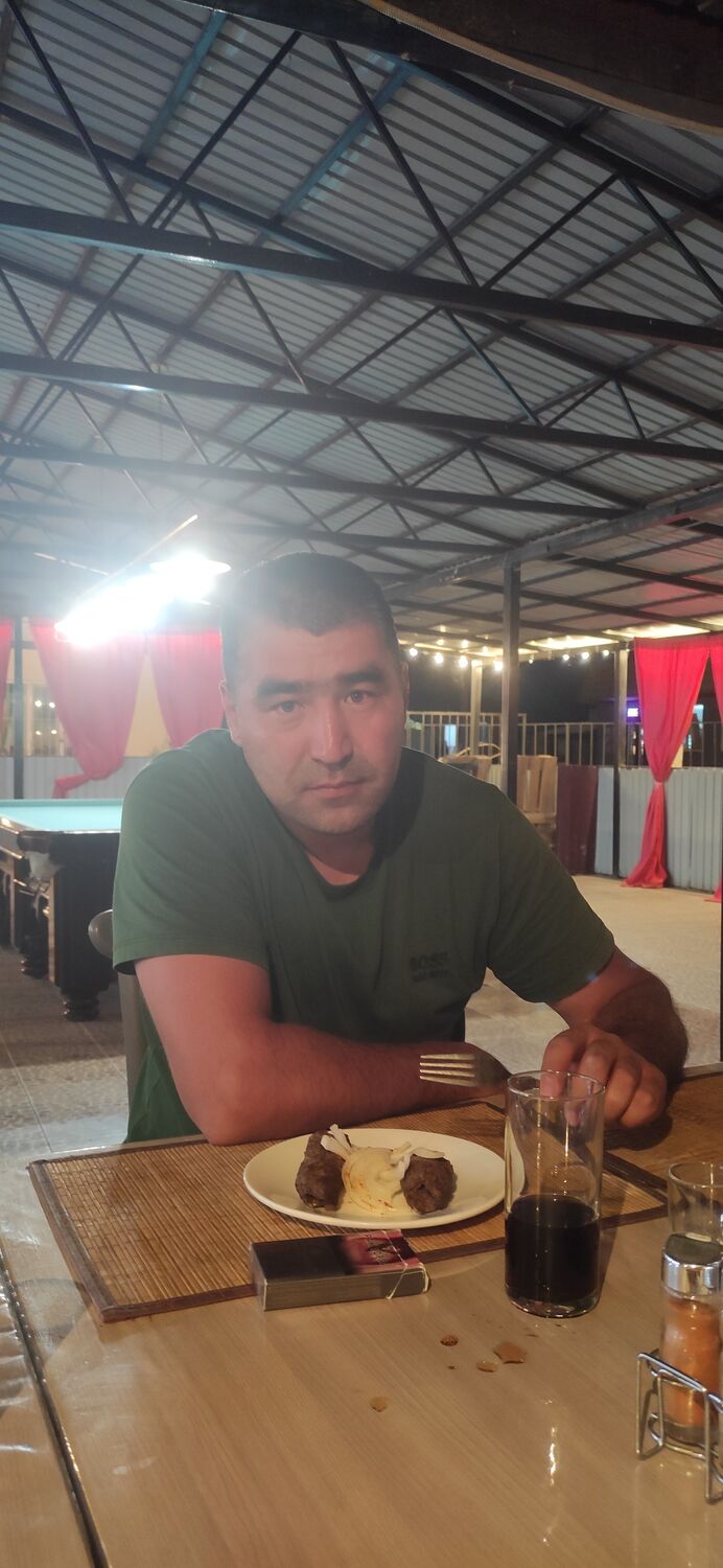  ,   Daniar, 43 ,     , c 