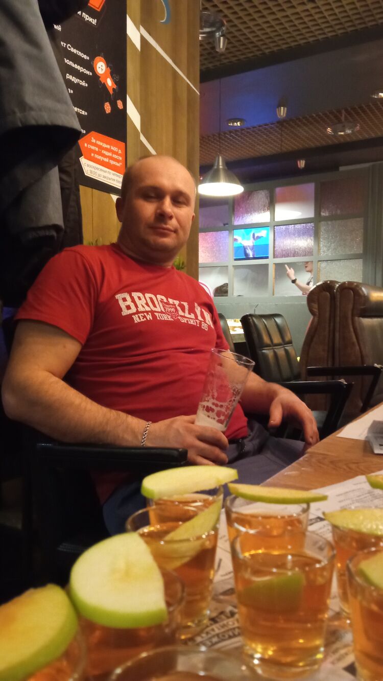  27023837  , 40 ,    -