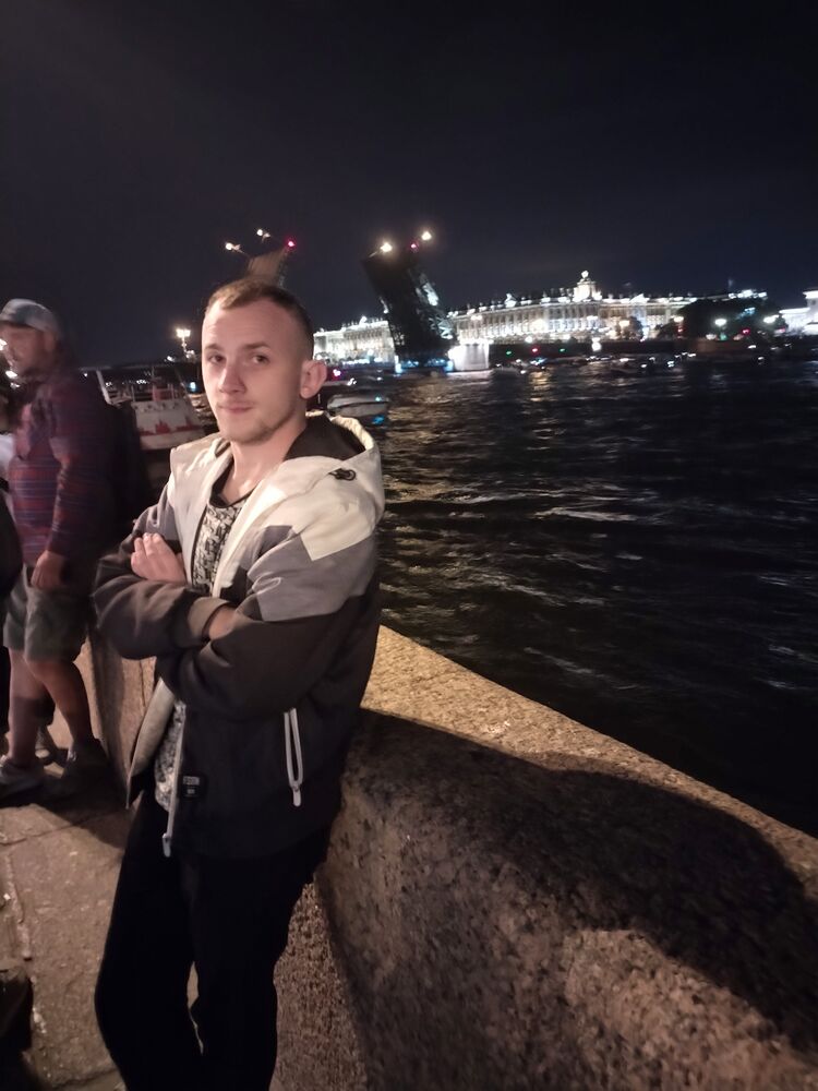  40584087  Ivan, 27 ,    