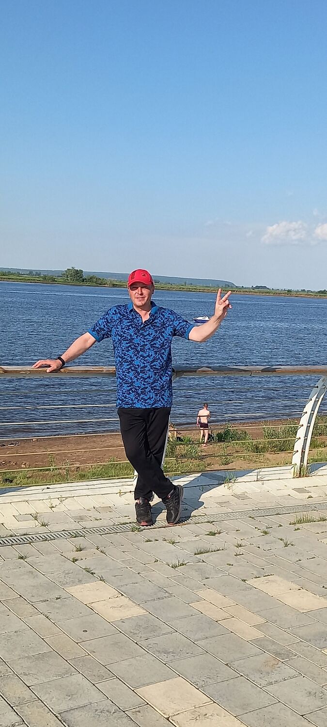  ,   Igor, 37 ,   