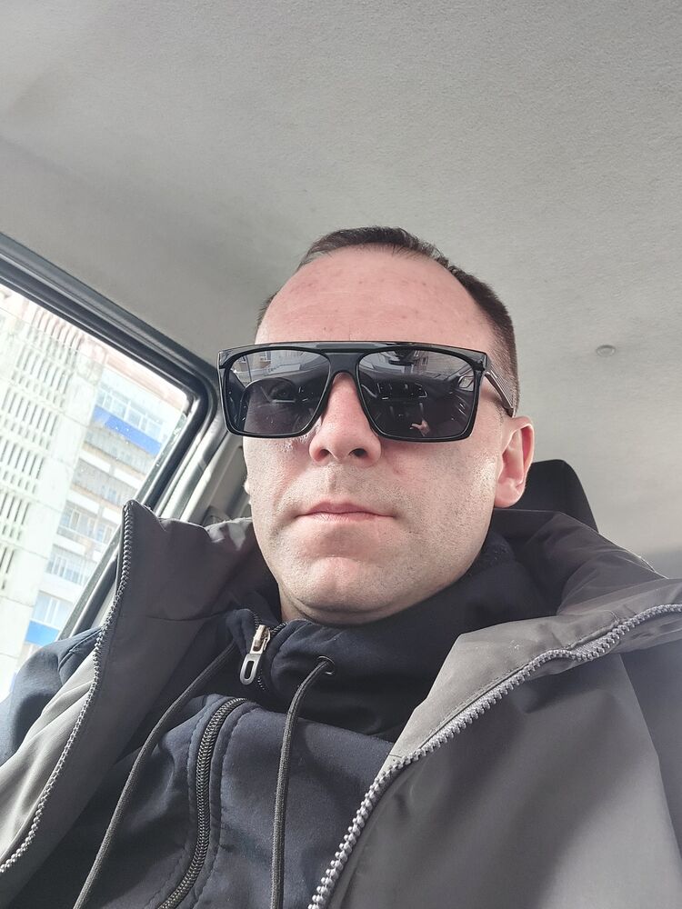  34648677  Anton, 30 ,    