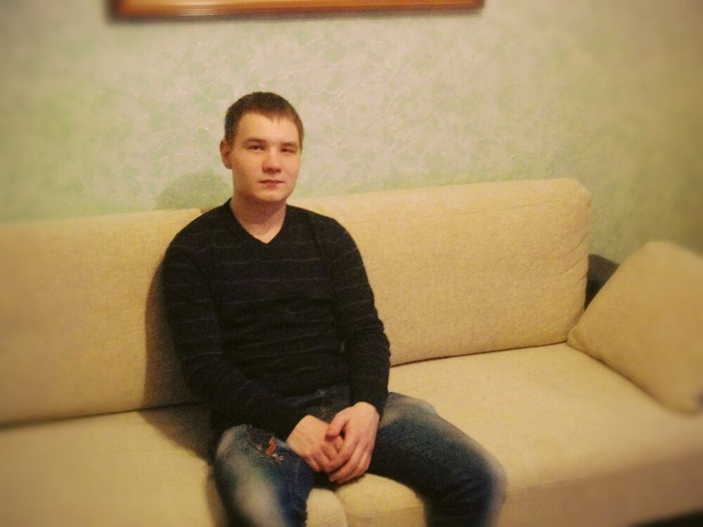  4976147  Artem, 30 ,    