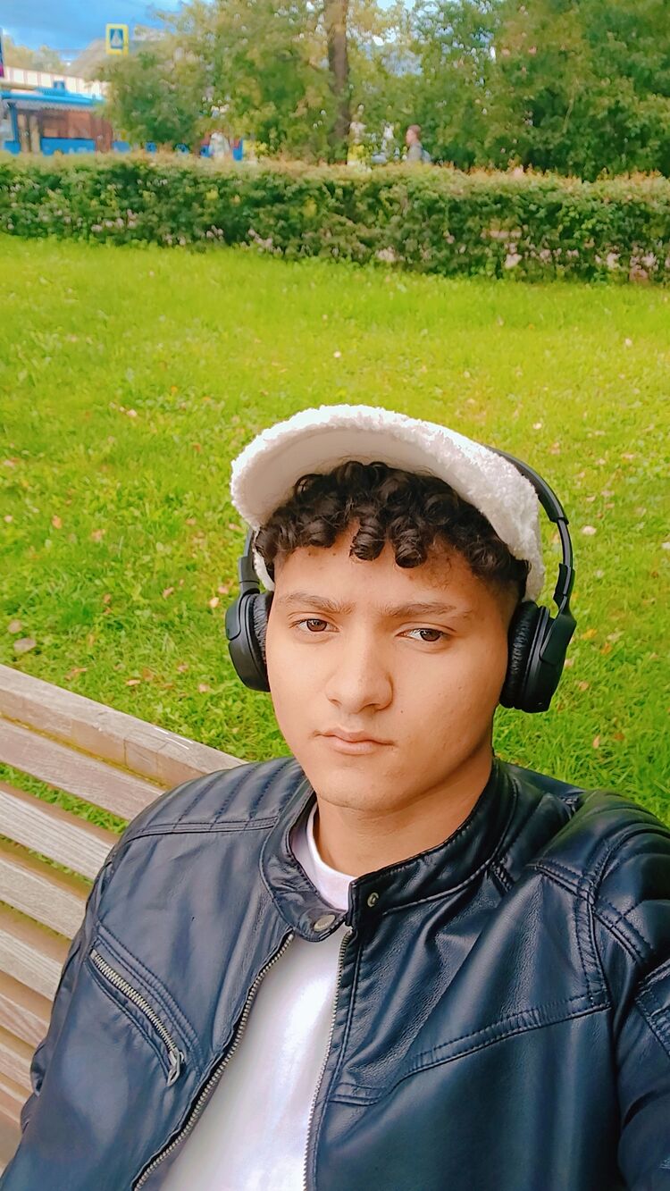  53737317  , 19 ,    Lambeth